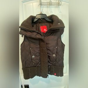 Puff brown vest